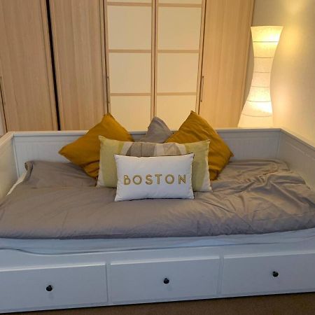 Charming 2-Bed Apartment In Arlesheim 15 Min Basel Kültér fotó