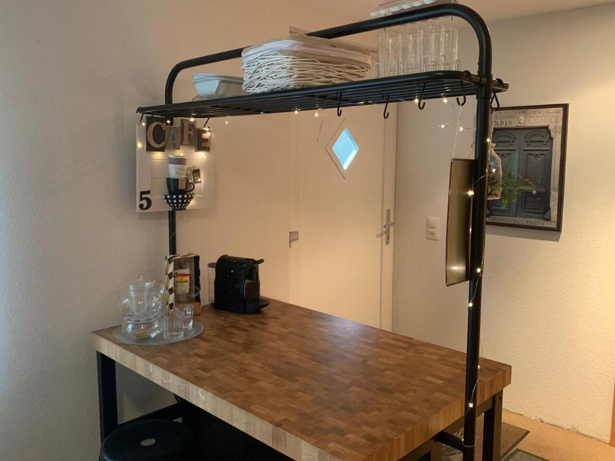 Charming 2-Bed Apartment In Arlesheim 15 Min Basel Kültér fotó